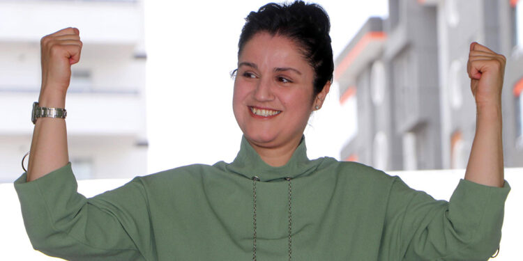 42 erkek rakibini geride bırakıp muhtar oldu