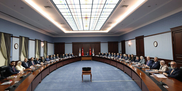 AK Parti'de seçim sonrası ilk MYK toplandı