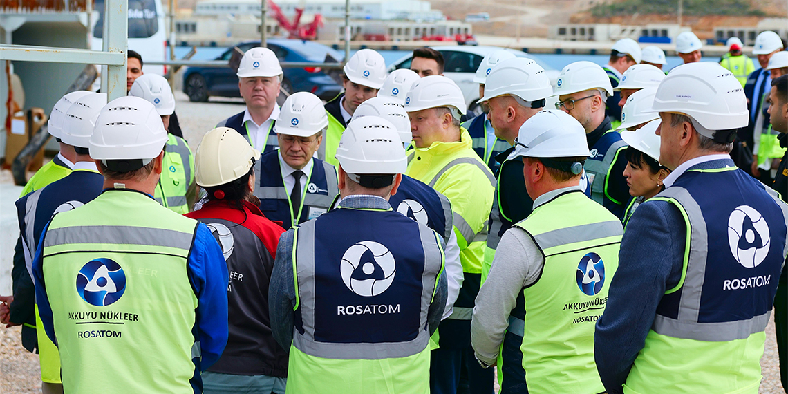 Mersin'de inşa edilen Akkuyu Nükleer Güç Santrali'ne ziyarette bulunan Rusya Devlet Nükleer Enerji Kuruluşu Rosatom'un Genel Müdürü Aleksey Likhachev 1'inci Güç Ünitesi’nde önemli aşamalardan biri olan başlatma ve ayarlama çalışmalarının başladığını duyurdu.