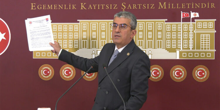 Cumhuriyet'in ilke ve devrimlerinden bir milim sapmayız