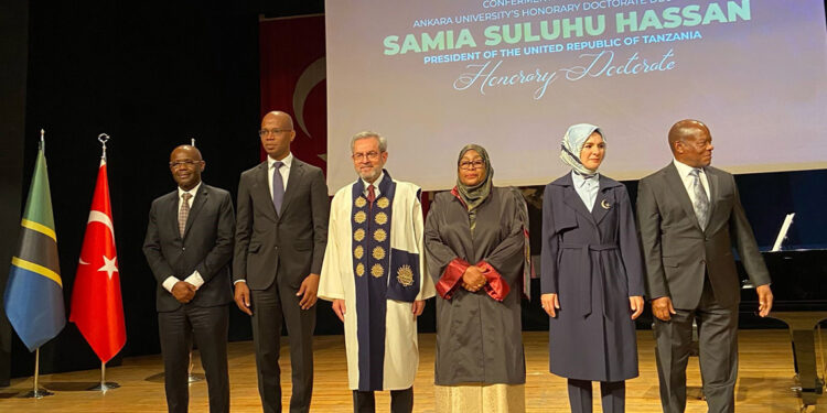 AÜ'den Tanzanya Cumhurbaşkanı Hassan'a 'fahri doktora'
