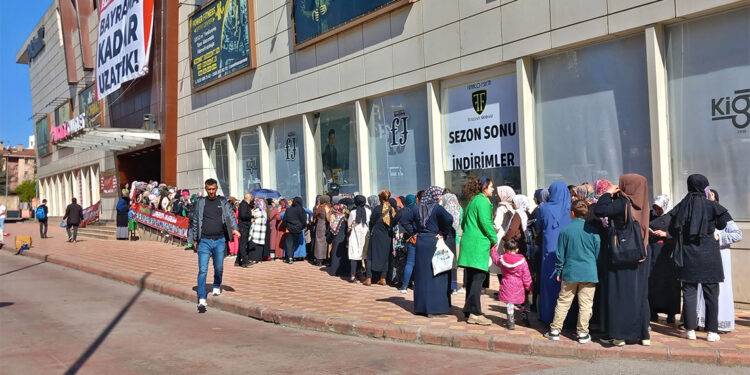 200 liralık hediye çeki izdihamı