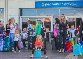 Antalya havalimanı'nda yolcu trafiği 3 milyonu aştı