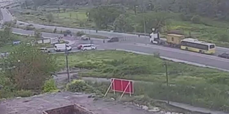 Arnavutköy'de iki ayrı kaza: 1 ölü 8 yaralı