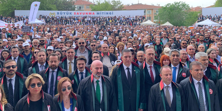 Avukatlardan Ankara'da 'savunma mitingi'