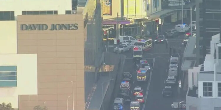 Avustralya'da alışveriş merkezinde bıçaklı saldırı: Ölü ve yaralılar var