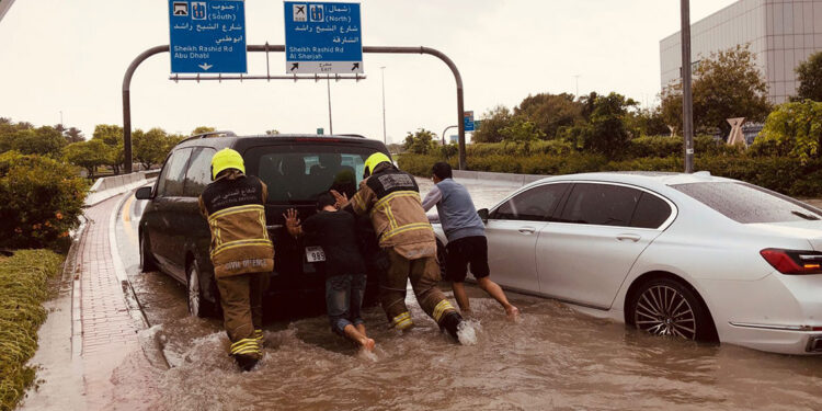 BAE'de son 75 yılın en şiddetli yağışı kaydedildi