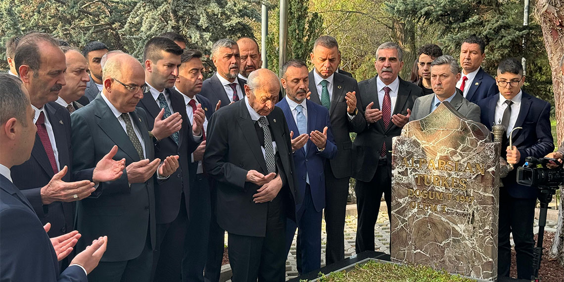 Meral Akşener'in ayrışma kararından vazgeçmesini düşünmekteyim