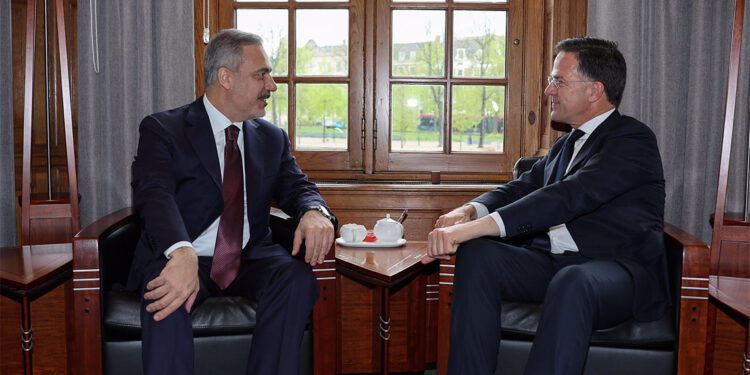 Hakan Fidan Mark Rutte ile görüştü
