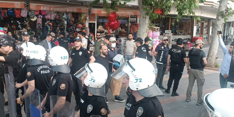 Batman'da DEM Parti il binasında arama