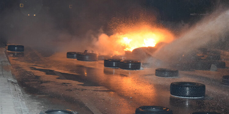 Batman'da seçim kutlamasına polis müdahalesi