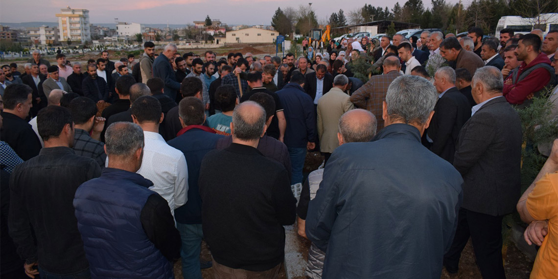 İstanbul'un Beşiktaş ilçesinde 29 kişinin öldüğü gece kulübü yangınında hayatını kaybedenlerden Barış Güngör (21) Batman'da, Ahmet Uzun (36) ise Şırnak’ta toprağa verildi.