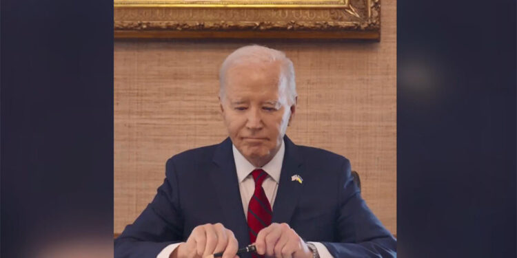 95 milyar dolarlık destek tasarısı imzalandı