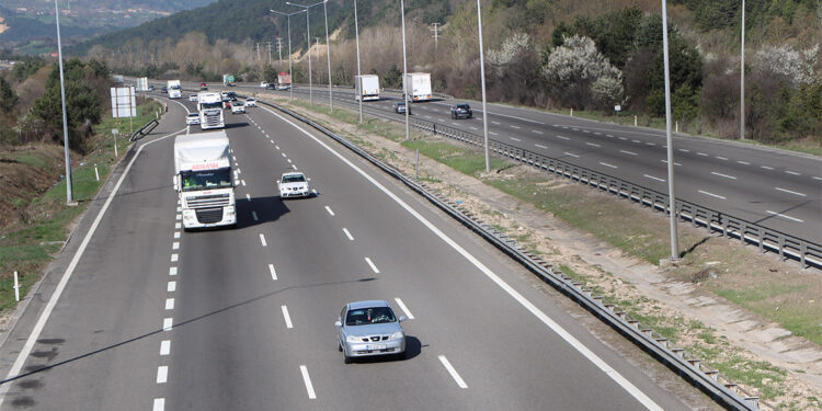 Bolu geçişinde bayram trafiği yoğunluğu azaldı