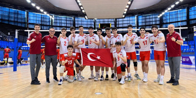Bakan Bak’tan TVF Spor Lisesi erkek voleybol takımına tebrik
