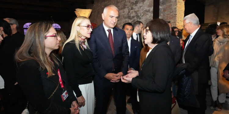 Bakan Ersoy, Türkiye Pavyonu'nun açılış törenine katıldı