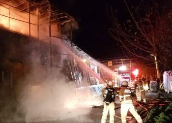 Bartın'da sanayi sitesinde yangın