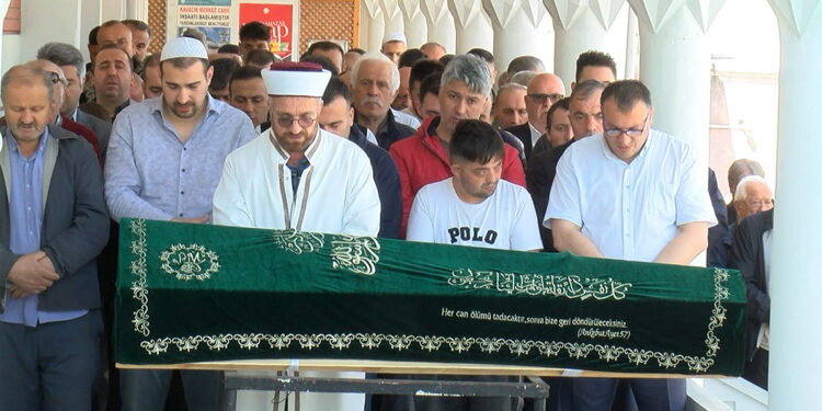 Batan geminin kaptanı son yolculuğuna uğurlandı