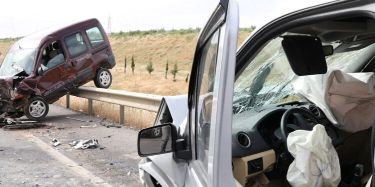 Bayram tatilindeki kazalarda 55 kişi hayatını kaybetti