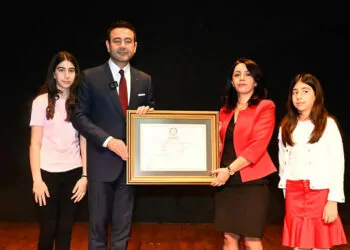 Beşiktaş belediye başkanı rıza akpolat mazbatasını aldı
