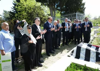 Beşiktaş yönetimi hakkı yeten'i mezarı başında andı