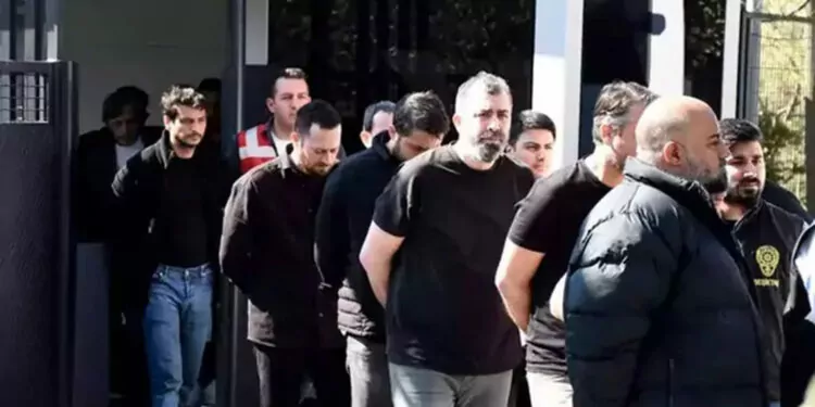 Beşiktaş'taki yangın soruşturmasında 9 kişi mahkemeye sevk edildi