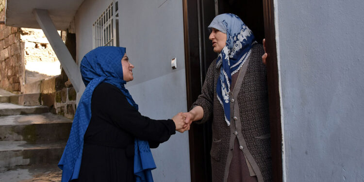 Bitlis merkezde tek kadın muhtar oldu