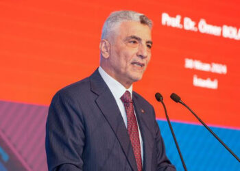 Bolat, İhracatta Türkiye Yüzyılı Zirvesi'nde konuştu