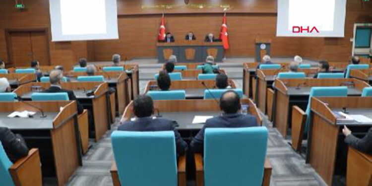 Burdur Valisi Türker Öksüz: Kentte 267 proje yürütülüyor