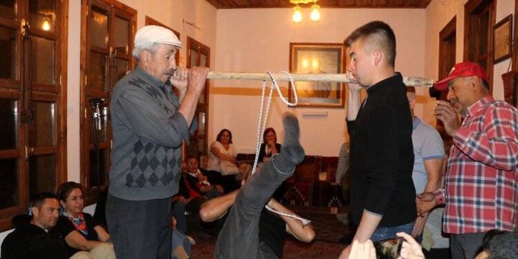 Burdur'da Muhabbet Geceleri geleneği yaşatılıyor