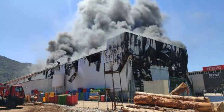 Burdur'da fabrika yangını
