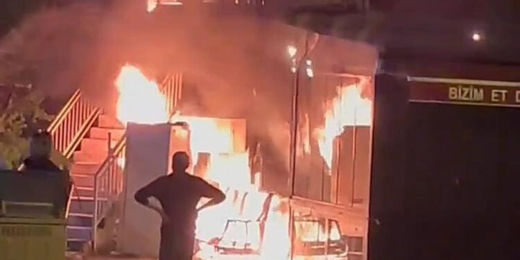 Bursa'da et lokantasındaki yangın söndürüldü