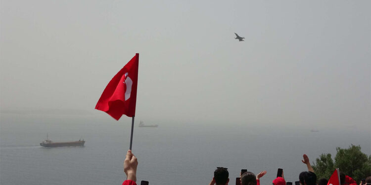 57'nci Alay'a Vefa Yürüyüşü'nde SOLOTÜRK gösterisi nefes kesti