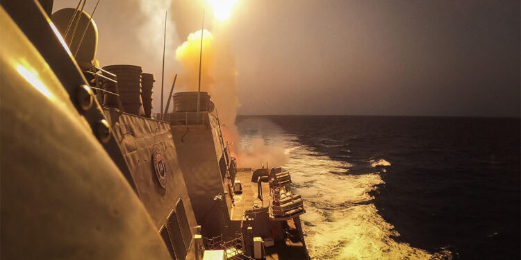 ABD gemisini hedef alan füze imha edildi