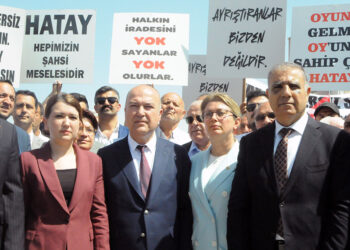 Hatay'da oy farkı 2 bin 735'e düştü