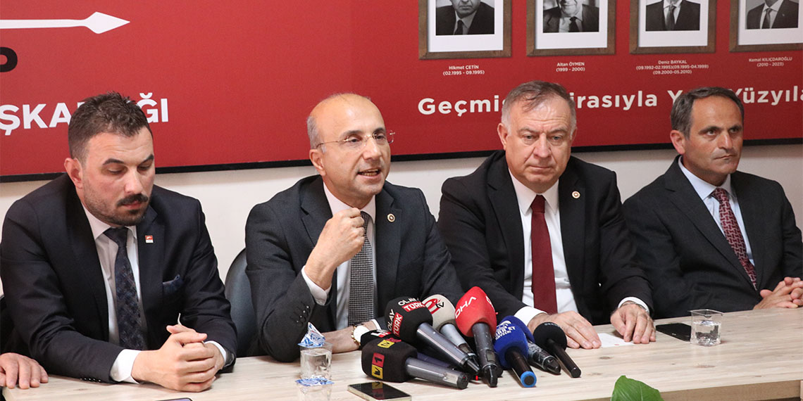 CHP Genel Başkan Yardımcısı Gökan Zeybek, "YSK emsali görülmemiş bir yanlış karara imza atmıştır. Milletin iradesinden daha büyük bir irade tanımıyorum" dedi.