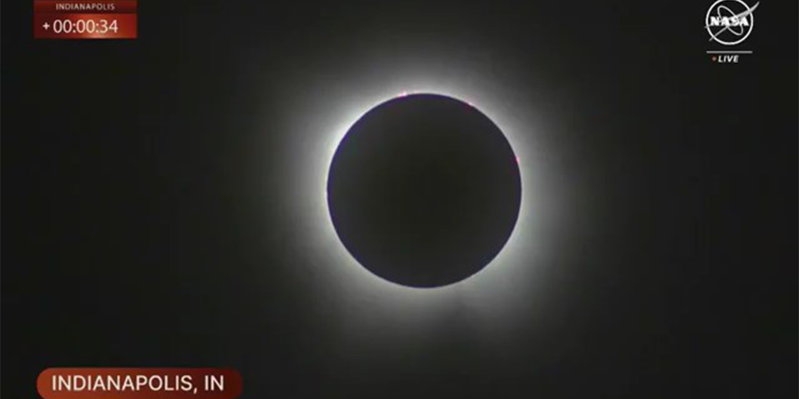 Hillary Clinton güneş tutulması notuyla bir uyarı paylaştı