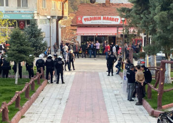 Uğurludağ'da AK Parti ile MHP'li grup arasında seçim arbedesi