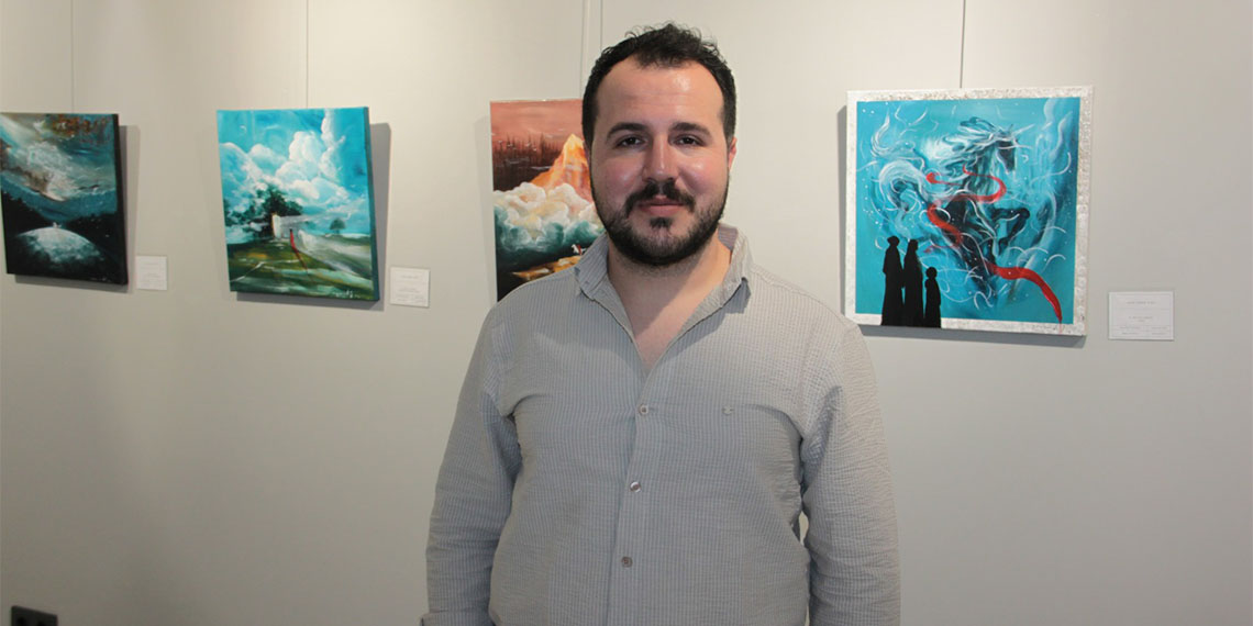 Şair ve Ressam Can Emre Dağ'ın "bir "DÜŞ" gördüm" isimli kişisel sergisi 20 Nisan 2024 Cumartesi günü kapılarını sanatseverlere açtı.