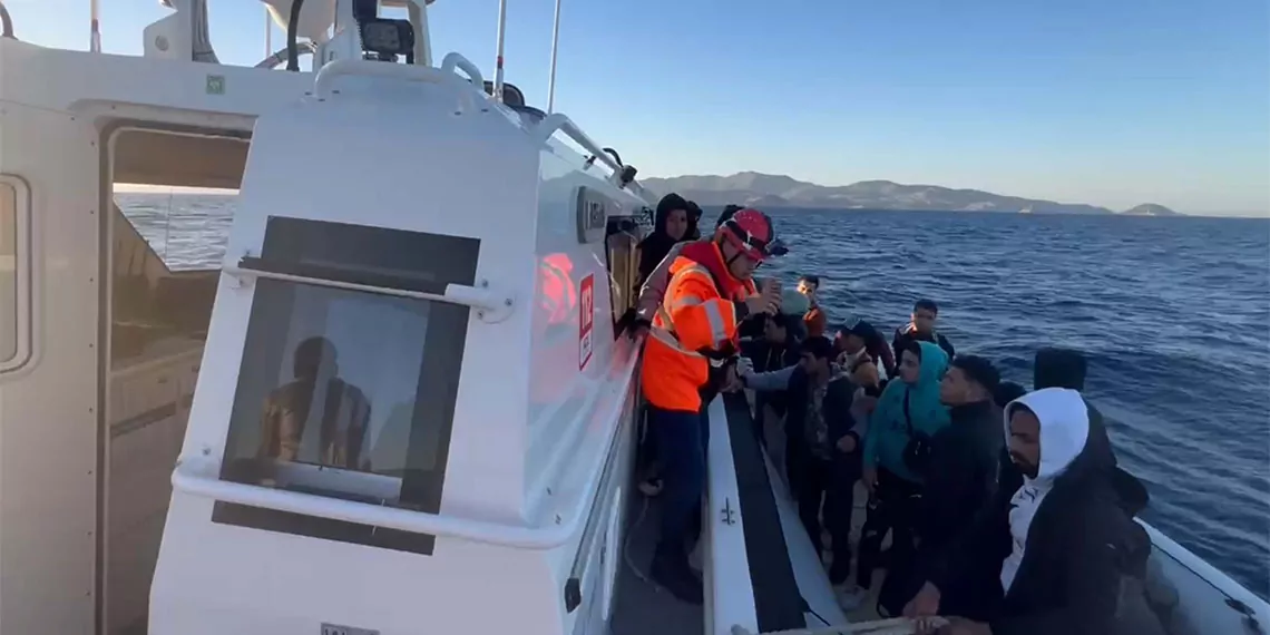 Datça, seferihisar ve foça'da 120 kaçak göçmen yakalandı