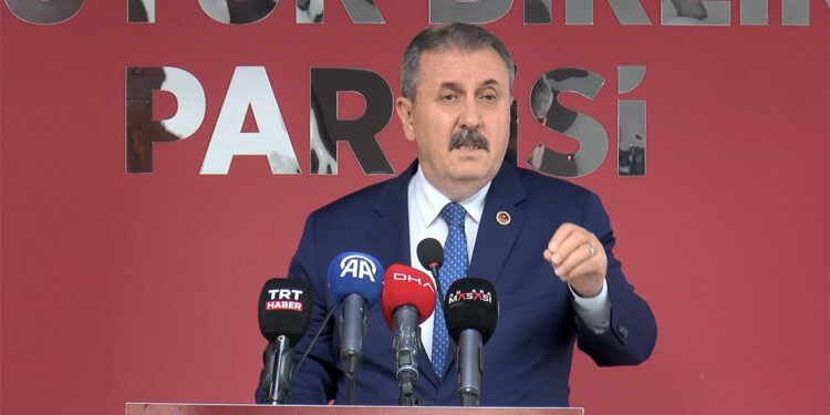 Belediye kadroları PKK sempatizanlarıyla doldurulmamalı