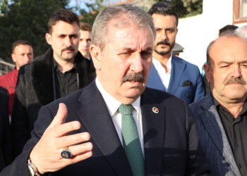 Topyekun bir ambargo uygulamamız lazım