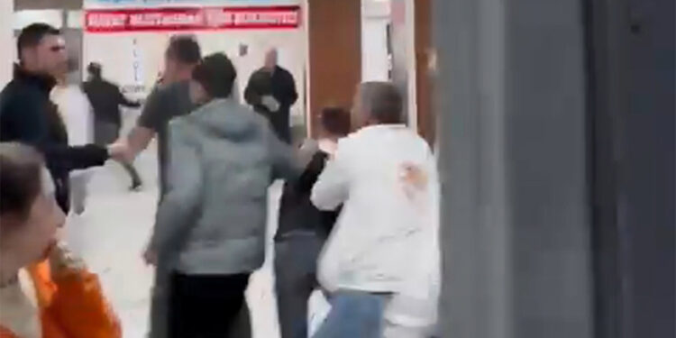 Diyarbakır'da iki grup arasında çıkan kavgada 5 kişi yaralandı