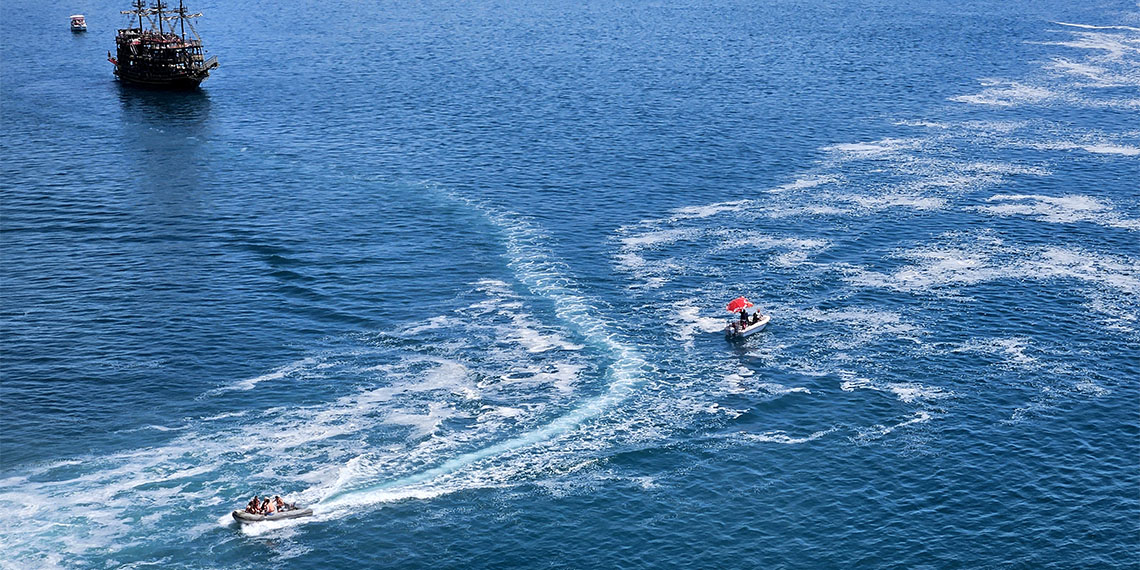 Antalya Kent Konseyi Turizm Çalışma Grubu Başkanı Recep Yavuz, Düden Şelalesi'ndeki köpüklenmeyle ilgili, "Turizm sektörü temsilcisi olarak bu tür manzaraları görmekten üzüntü duyuyoruz. Doğa bütün kirliliğini denize kusuyor gibi" dedi.