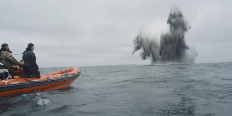 Denizde bulunan 2. Dünya Savaşı'ndan kalma bombalar imha edildi