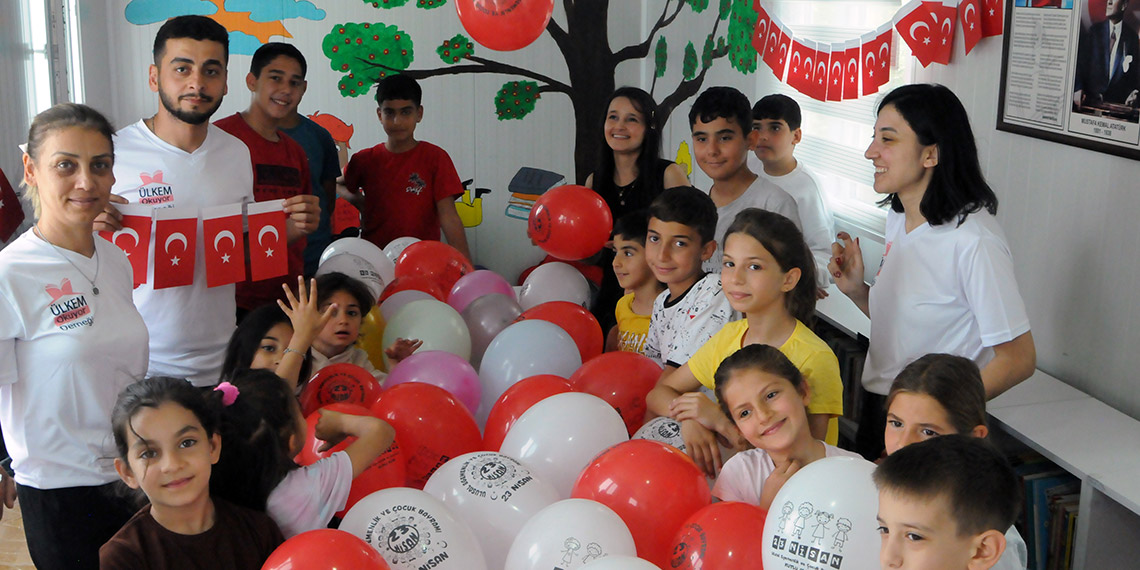 Depremzede Pelin öğretmen, Hataylı öğrencilere umut oldu