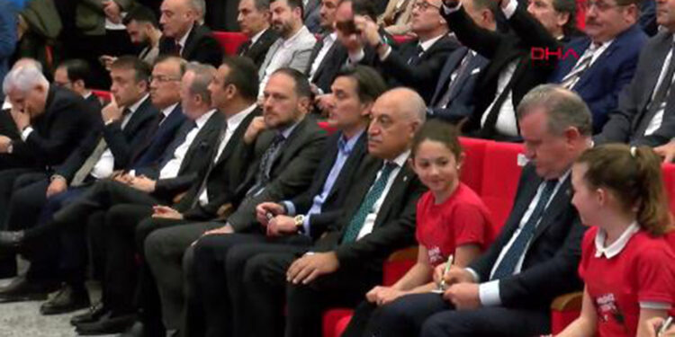 Dersimiz Futbol Projesi’nin bilgilendirme toplantısı yapıldı