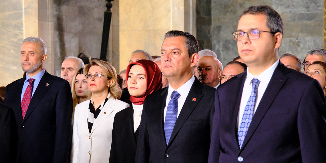 Devlet erkanı Anıtkabir'i ziyaret etti