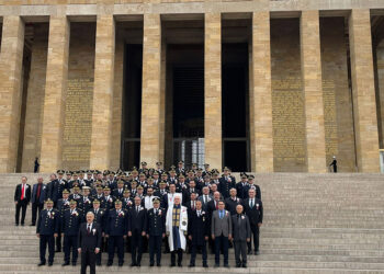 Türk Polis Teşkilatı'nın 179'uncu kuruluş yıl dönümü nedeniyle Emniyet teşkilatı Anıtkabir'i ziyaret etti.