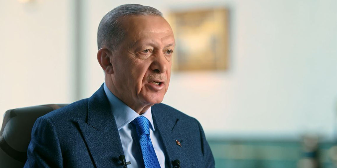 Cumhurbaşkanı Recep Tayyip Erdoğan, Ramazan Bayramı mesajında, "Rekabet seviyesi çok yüksek bir seçimden yeni çıkmış aziz milletimizden, kırgınlıkları gidermek için bayramı fırsata çevirmelerini istirham ediyorum" dedi.